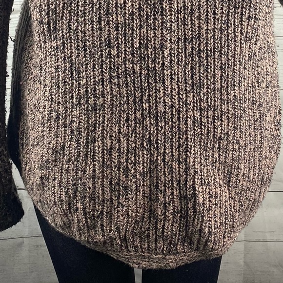 Snails & Cinnamon Sweater - Picture 11 of 12